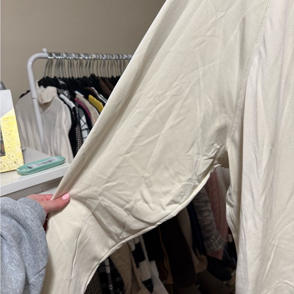 LIVI Active Size 26/28- Cream Hooded Sweatshirt - Picture 4 of 5